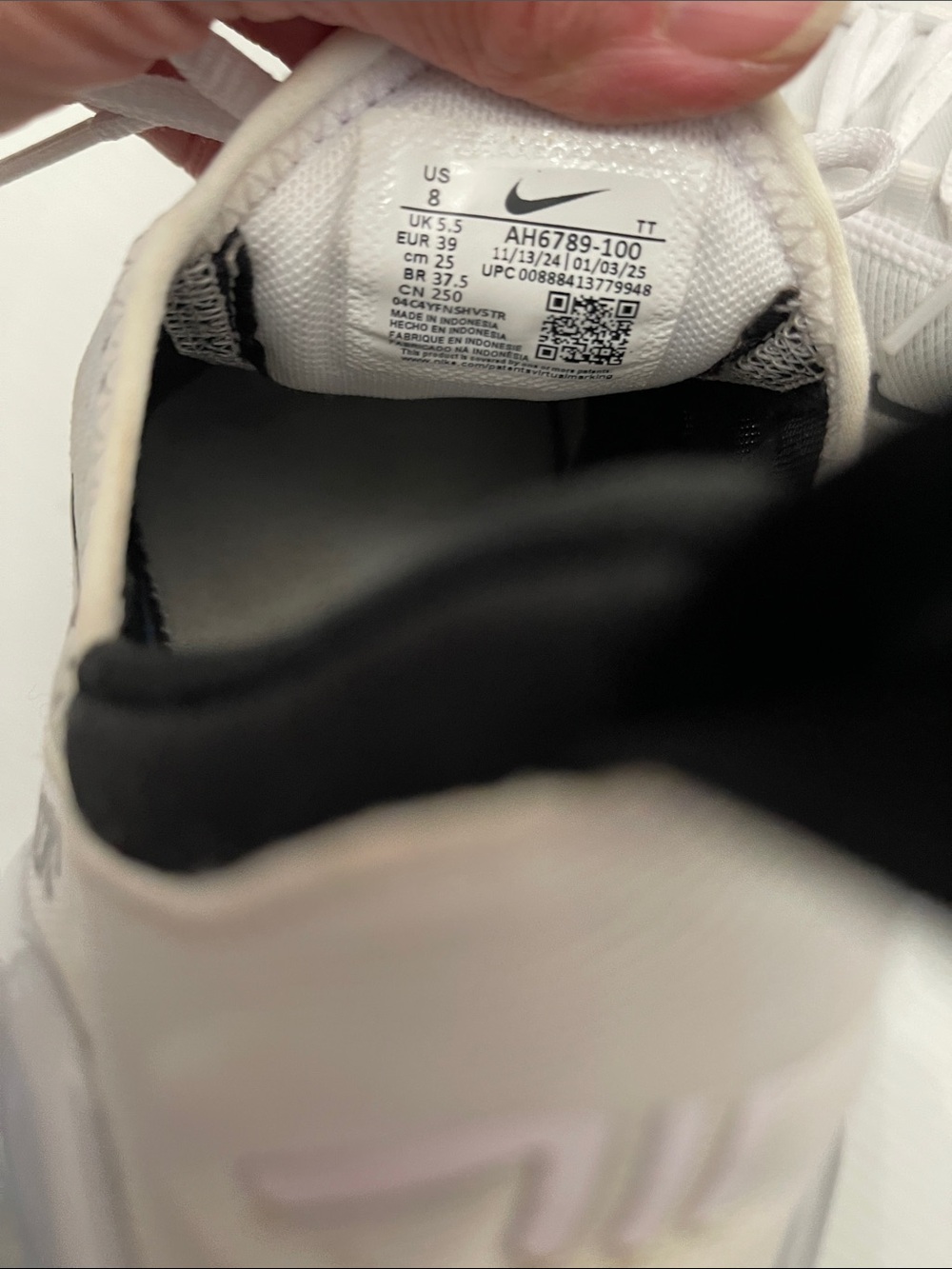 Nike Air Max 270 White/Black Athletic Running Sneakers Women’s Size 8 - Picture 7 of 14